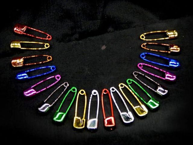 دبوس طرح مشبك ألوان ميتالك