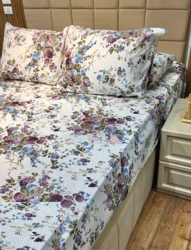 ملايه استيك 3 قطع ابيض في ورود ملونه